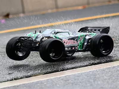 Ein tiefer Sprung in den Bau des RH818 von Parts Up