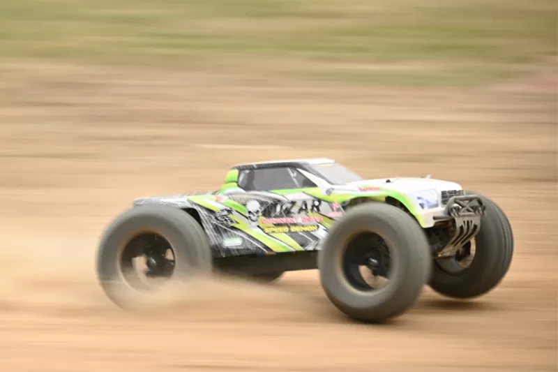 4WD Offroad-Elektro-RC-LKW mit 10G gebürstet, Hochgeschwindigkeits-RTR # RH1071