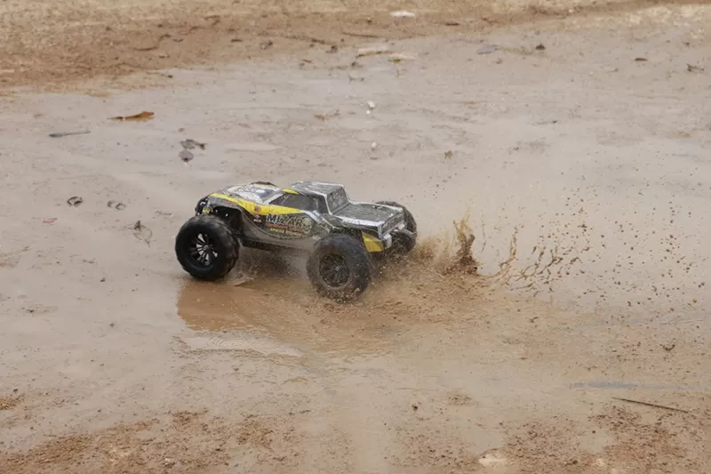 4WD Offroad-Elektro-RC-LKW mit 10G gebürstet, Hochgeschwindigkeits-RTR # RH1071