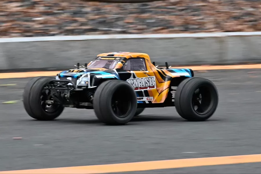 10-Skala 4x4-Offroad-Elektro-RC-Truck 2,4 GHz bürstenlos Hochgeschwindigkeit RTR #RH1066