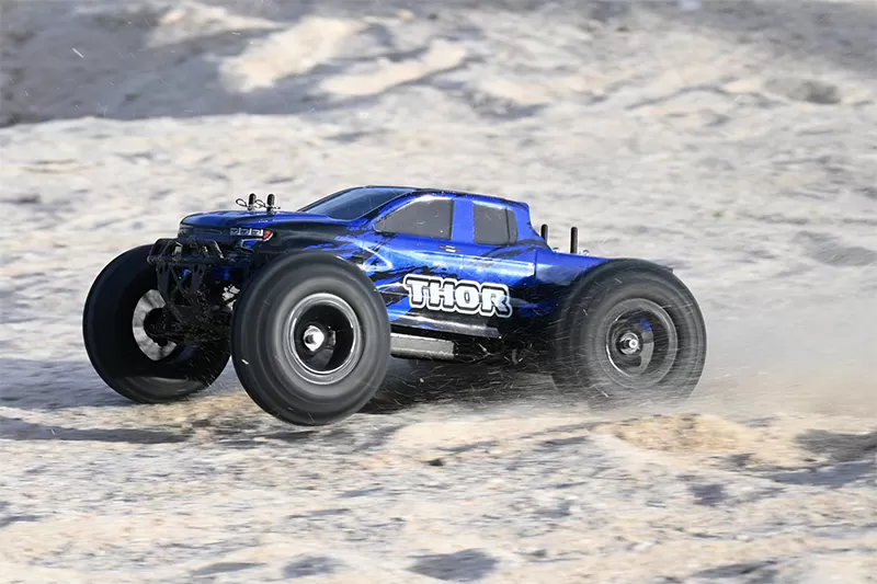 4WD Offroad-Nitro RC Truggy 2,4-G-Motor mit 10 waage und hoher Geschwindigkeit # RH1002