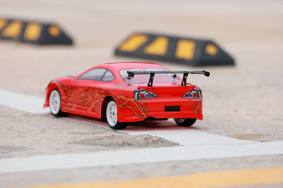 4G gebürstetes Hochgeschwindigkeits-RTR # RH1025 4WD auf der Straße